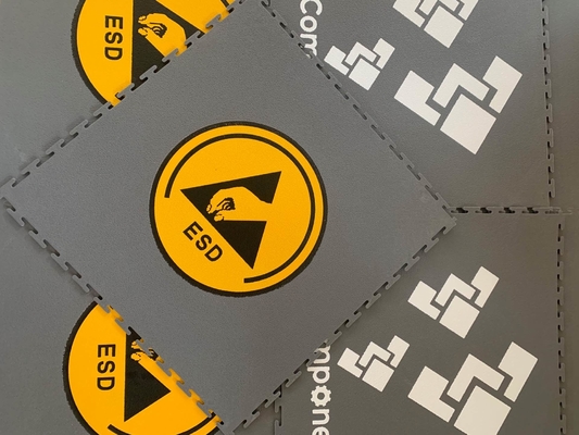 ESD 연결 PVC 가리지 바닥 10 오hm ESD 바닥 타일